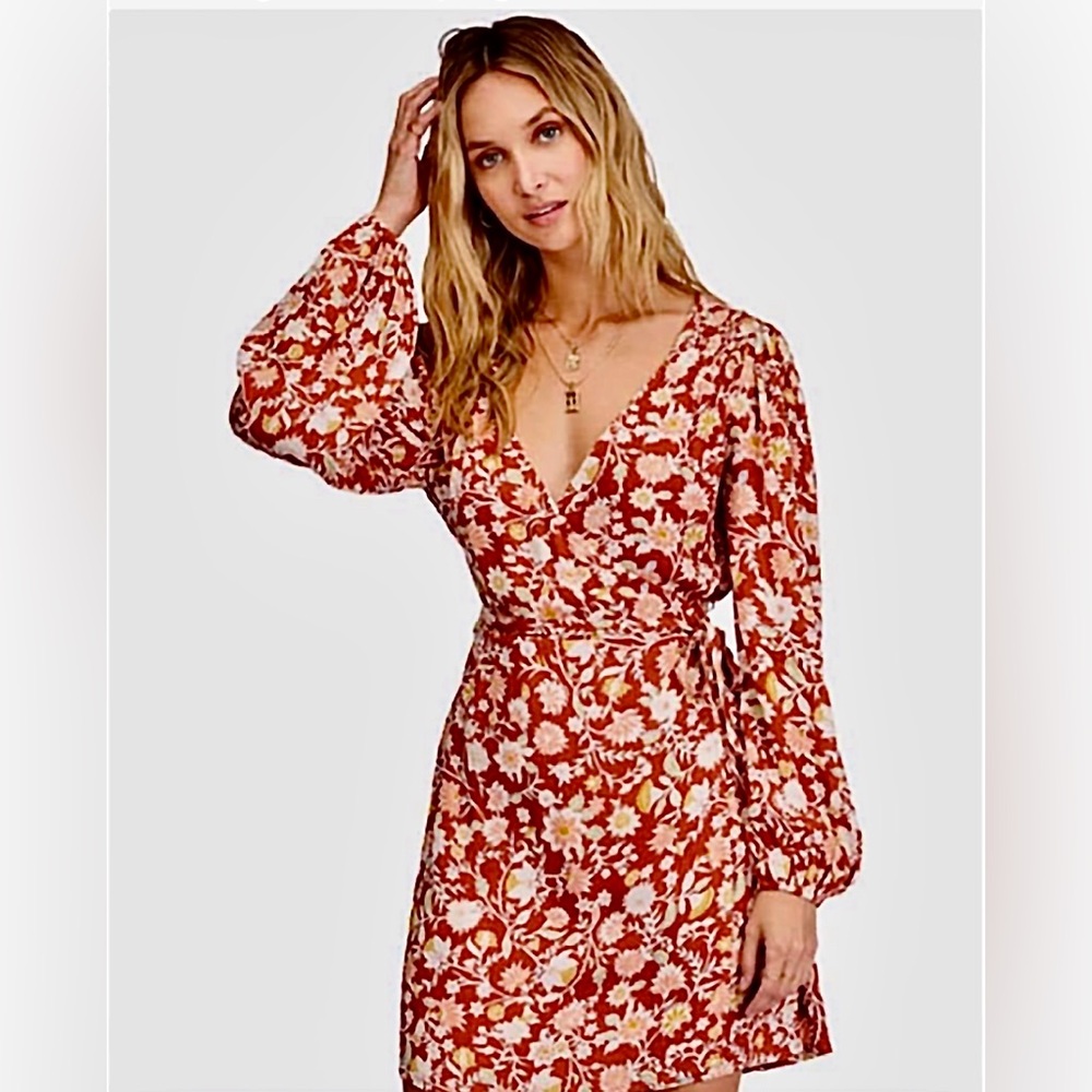 Billabong wrap mini dress. Size M